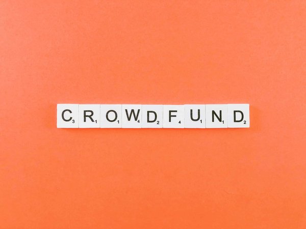 Quels événements en ligne peuvent augmenter la portée d'une plateforme de crowdfunding pour les startups tech ?